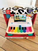 Hape + Baby Einstein - Magic Touch Piano - Fra 6 mdr. - Billede 1