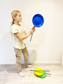 Jonglør tallerkener med plaststave - 3 stk - ass farve. - Billede 1